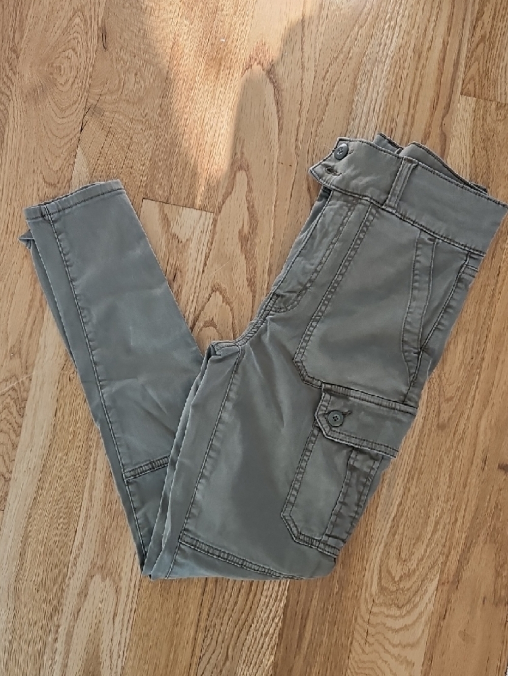 American Eagle Outfitters Olive Skinny Cargo Jeans